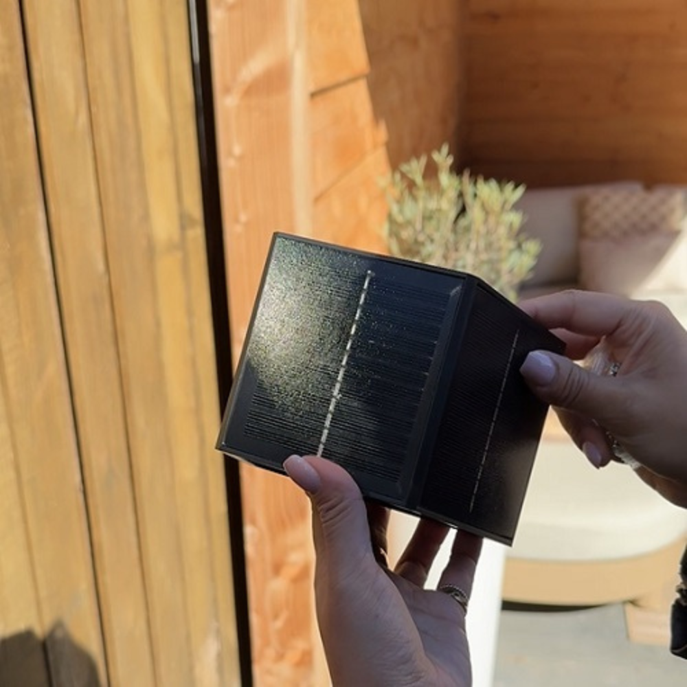 Solar Wandleuchte Außen – Kabellose LED Solar Lampe für Garten & Terrasse – Energiesparende Außenbeleuchtung mit Solarpanel