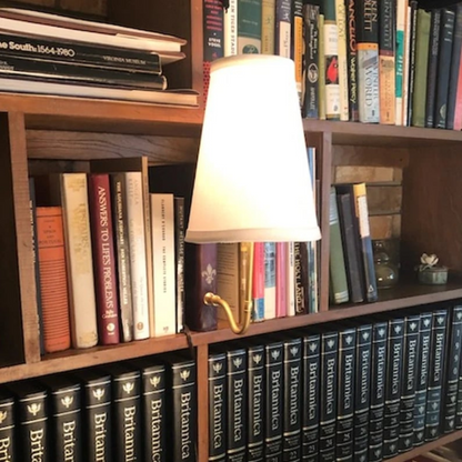 Vintage Buch-Tischlampe mit warmweißem Licht – Retro Designlampe für Wohnzimmer, Büro & Bibliothek