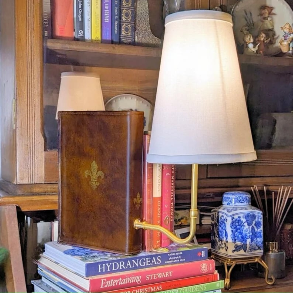 Vintage Buch-Tischlampe mit warmweißem Licht – Retro Designlampe für Wohnzimmer, Büro & Bibliothek