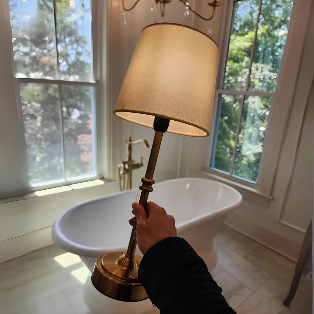 Metall Tischlampe mit Stoffschirm – LED Nachttischlampe modern, warmweiß, Tischleuchte für Schlafzimmer & Wohnzimmer, stilvolle Dekolampe