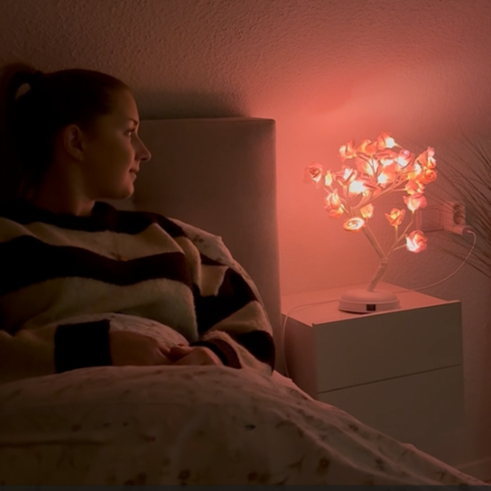 LED Rosenbaum Tischlampe – Romantische Deko Lampe für Wohnzimmer/Schlafzimmer | Warmweiß & Rosa | Stimmungslicht & Nachtlicht