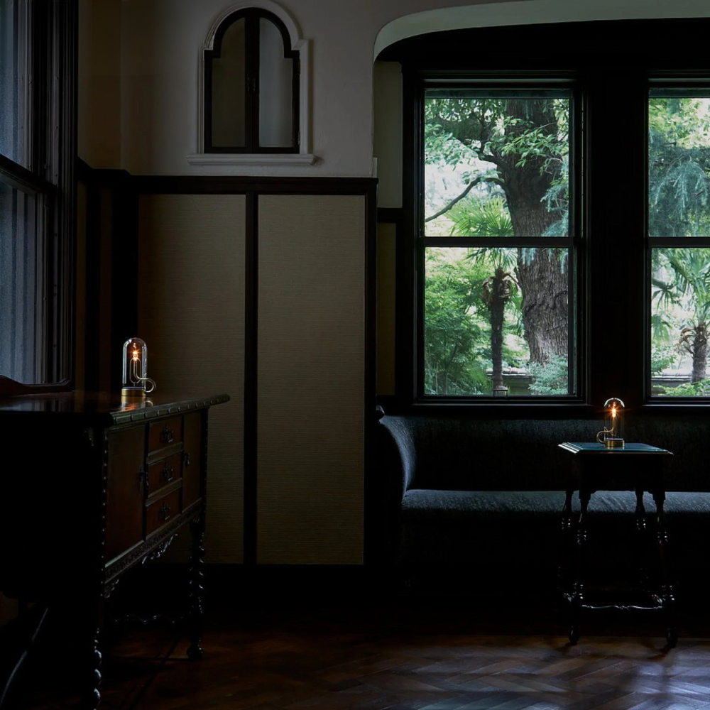 Moderne Glas-Tischlampe mit LED – Designer Dekolampe für Wohnzimmer & Schlafzimmer