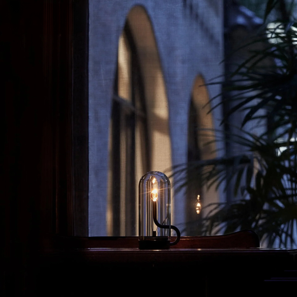 Moderne Glas-Tischlampe mit LED – Designer Dekolampe für Wohnzimmer & Schlafzimmer