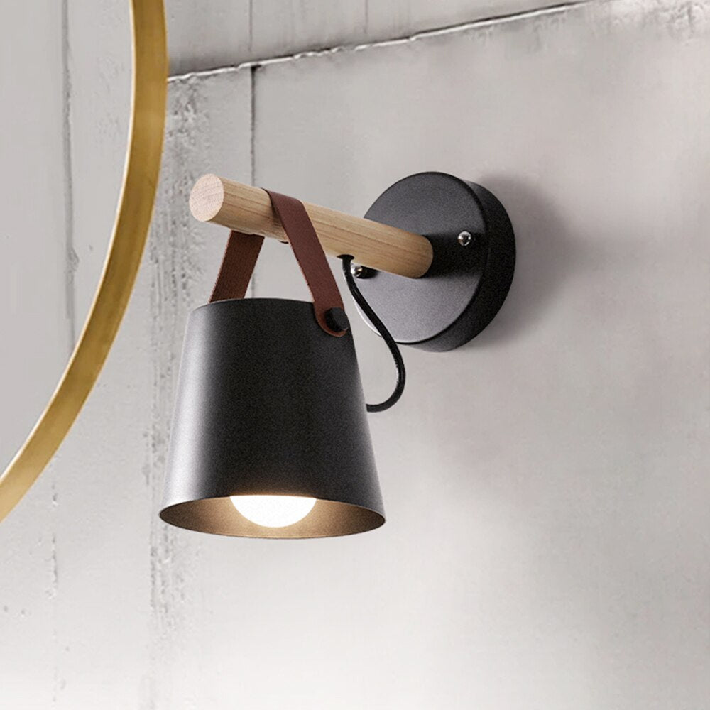 Skandinavische schwarze Wandlampe mit Holz – moderne Minimalistische Wandbeleuchtung