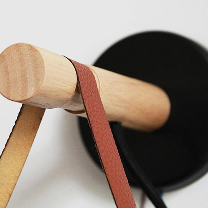 Skandinavische schwarze Wandlampe mit Holz – moderne Minimalistische Wandbeleuchtung