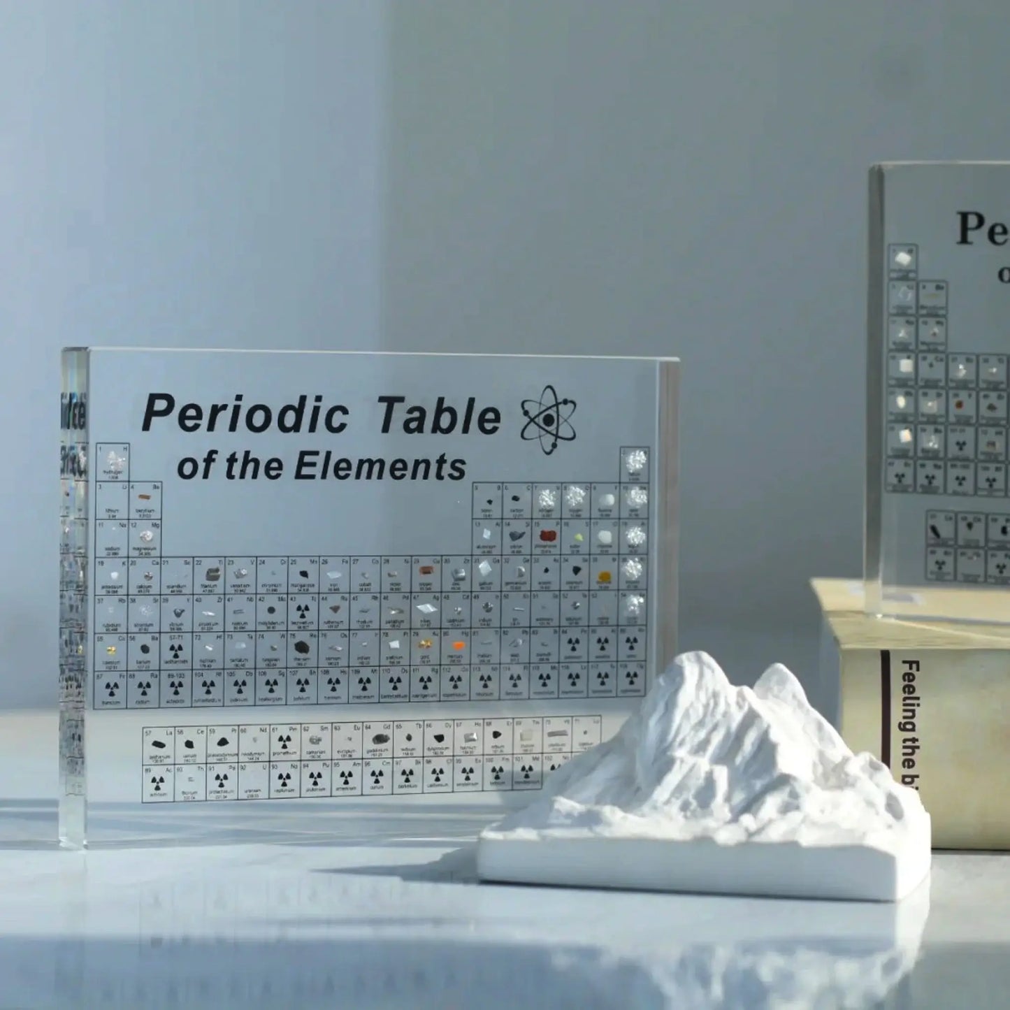 Periodensystem Lampe mit echten Elementen – LED Tischlampe Chemie Geschenk & Dekoration aus Acryl