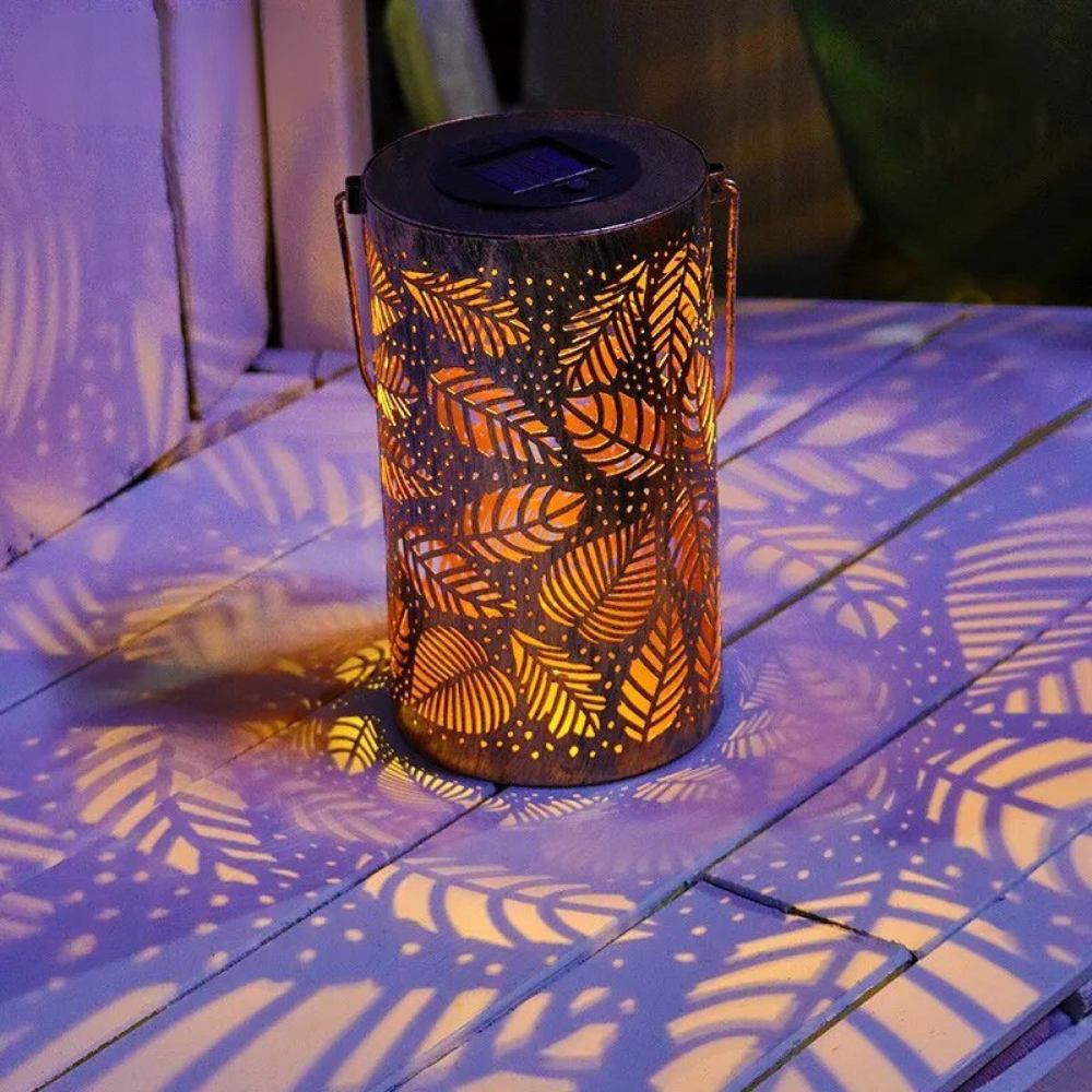 Solarleuchte Garten LED – Dekorative Außenlampe mit Blattmuster | Kabellos, Wetterfest & Warmweiß