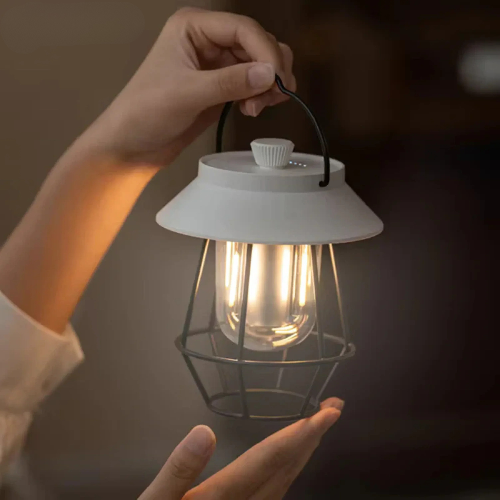 LED Retro Laterne – Tragbare Akku Tischlampe für Outdoor & Indoor | Warmweißes Licht – in Weiß & Schwarz erhältlich