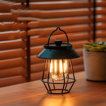 LED Retro Laterne – Tragbare Akku Tischlampe für Outdoor & Indoor | Warmweißes Licht – in Weiß & Schwarz erhältlich