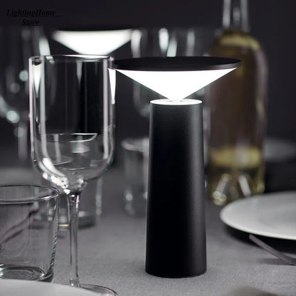 Dimmbare LED Tischlampe mit Touch – Design Nachttischlampe mit 3 Lichtfarben und USB-Anschluss