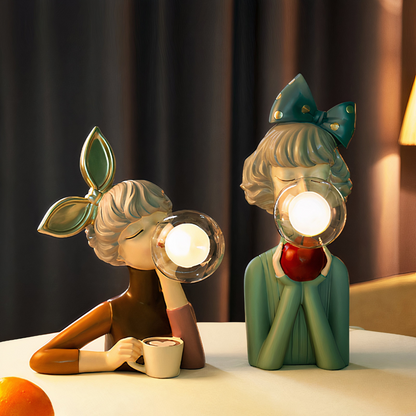 Kreative Mädchen Tischlampe – LED Dekolampe Figur für Wohnzimmer & Schlafzimmer | Design Nachttischlampe Geschenkidee