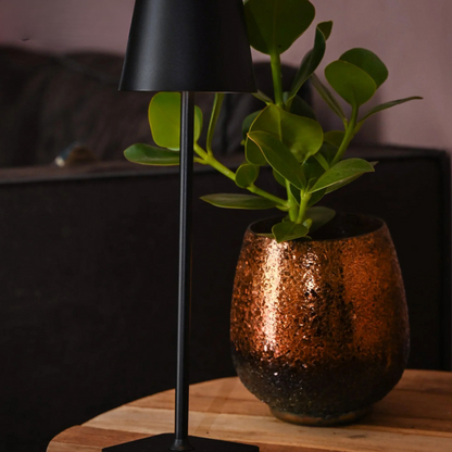 Kabellose LED Akku Tischlampe – Dimmbare Designleuchte für Innen- & Außenbereiche