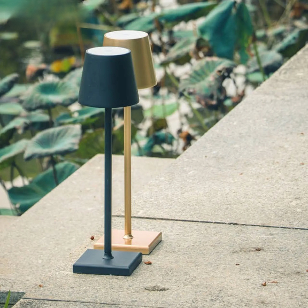 Kabellose LED Akku Tischlampe – Dimmbare Designleuchte für Innen- & Außenbereiche