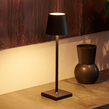 Kabellose LED Akku Tischlampe – Dimmbare Designleuchte für Innen- & Außenbereiche